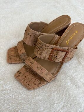 BAMBOO Cork-Textured Slide Heels in Tan
